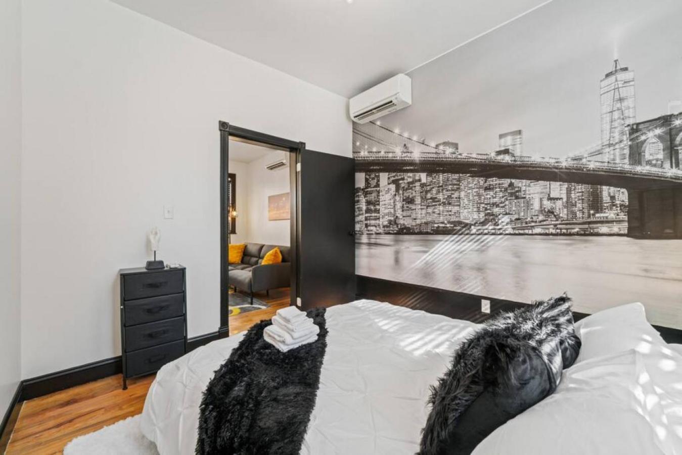 Apartment Bushwick 3br Loft- Rooftop, Group Friendly At 